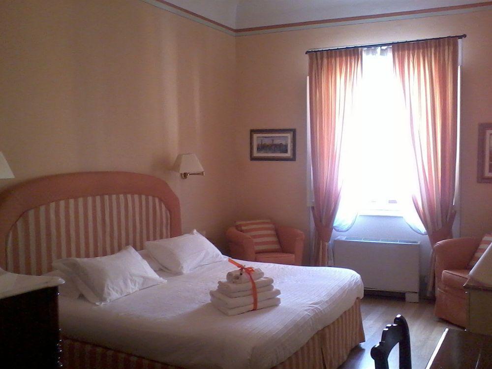Bed and Breakfast A Palazzo Busdraghi Residenza D'Epoca Lucca Exterior foto